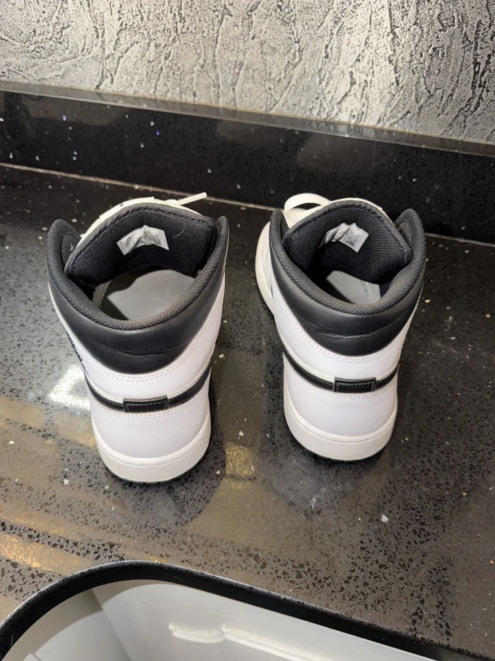 Air Jordan 1 Mid 